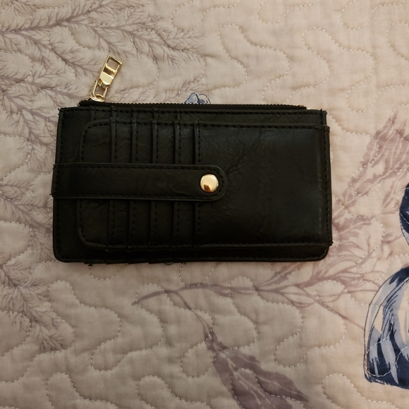 Madison West Handbags - 🆕️ Madison West Card Wallet